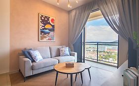 Iconic Regency By Stellar Alv
